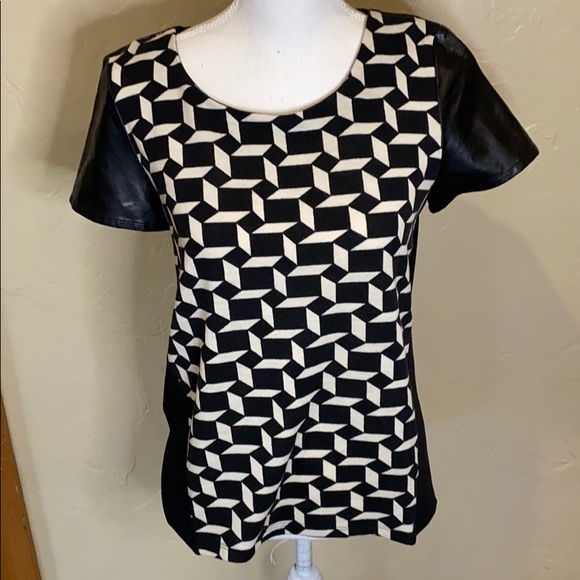 Black patterned shirt - Picture 2 of 4